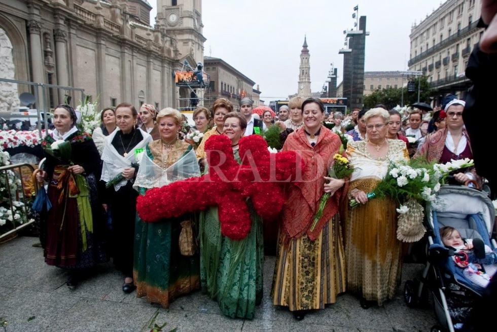 Ofrenda a la Virgen del Pilar de 2010