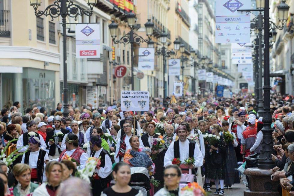 Ofrenda a la Virgen del Pilar de 2015