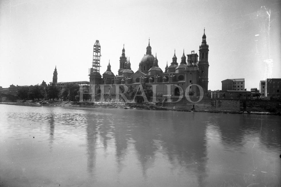 Fase inicial de las obras de la tercera torre, que comenzaron en 1949