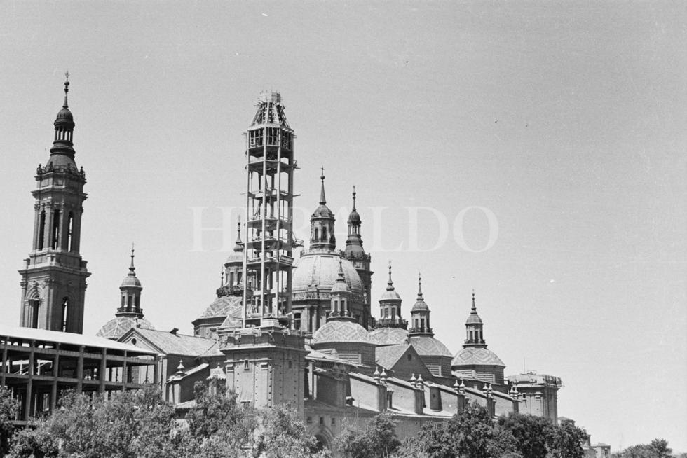 Fase inicial de las obras de la tercera torre, que comenzaron en 1949