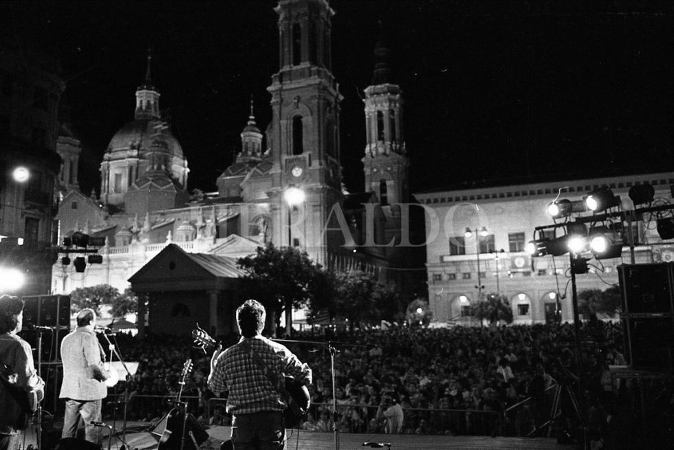 Concierto de las fiestas del Pilar de 1984 ante la Basílica