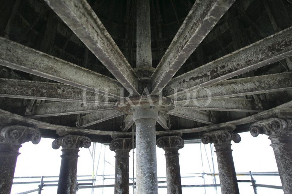 Detalle de los trabajos de restauración de las torres en febrero de 2008