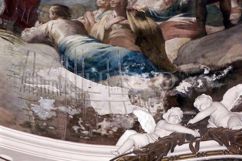 Detalles de la cúpula antes de su restauración, en noviembre de 2001