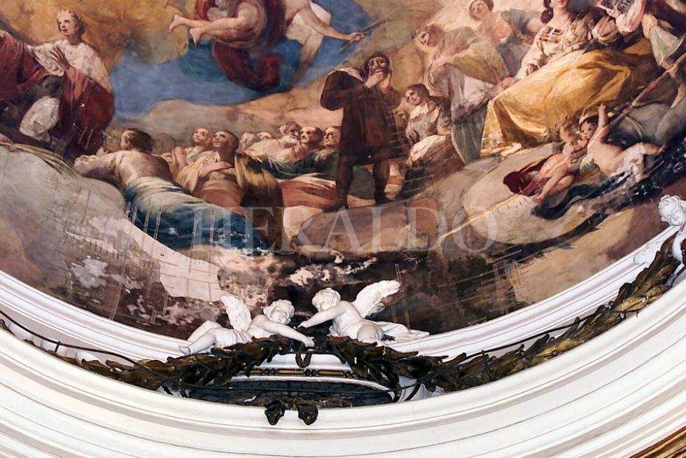 Detalles de la cúpula antes de su restauración, en noviembre de 2001