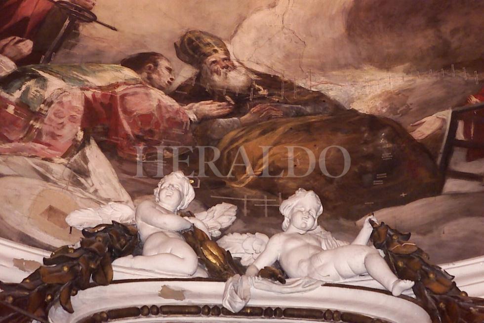 Detalles de la cúpula antes de su restauración, en noviembre de 2001