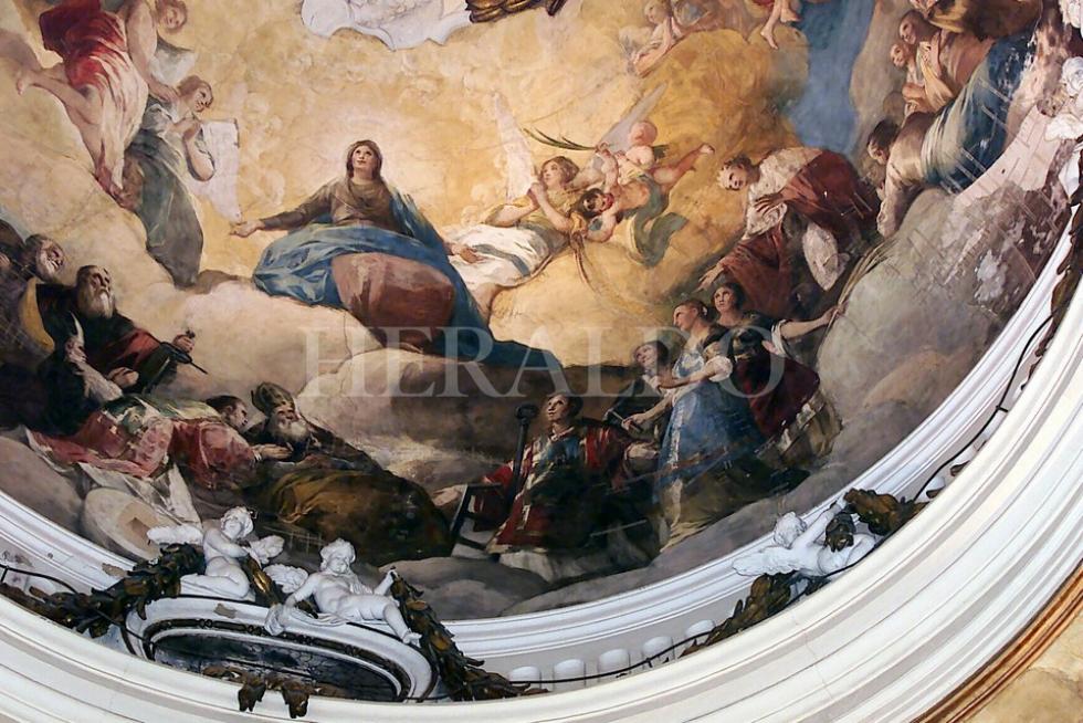 Detalles de la cúpula antes de su restauración, en noviembre de 2001
