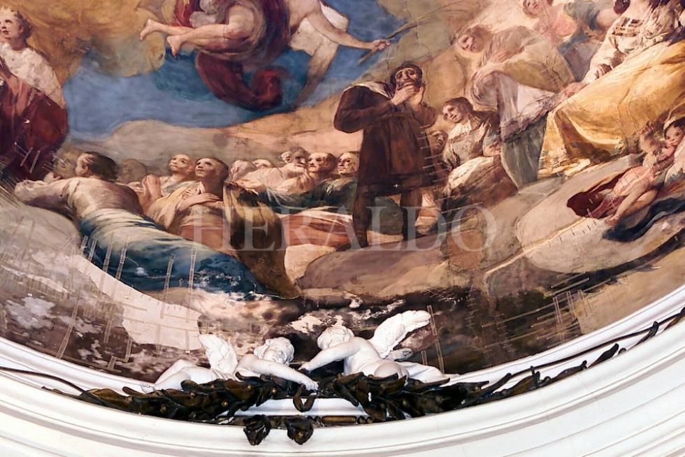 Detalles de la cúpula antes de su restauración, en noviembre de 2001