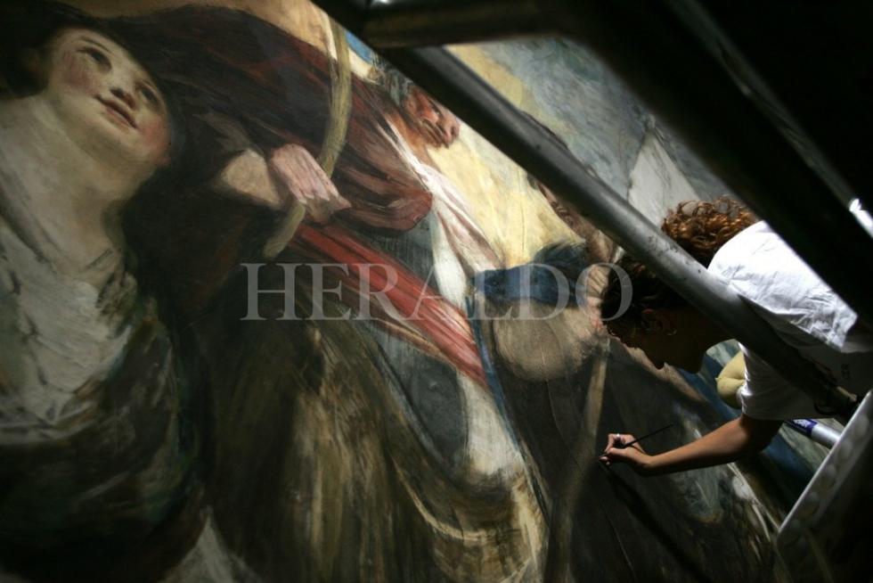 Momentos de la restauración de la cúpula entre marzo y septiembre de 2006