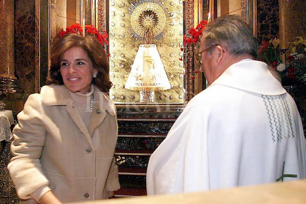 Visita de Ana Botella a la basílica en febrero de 2001