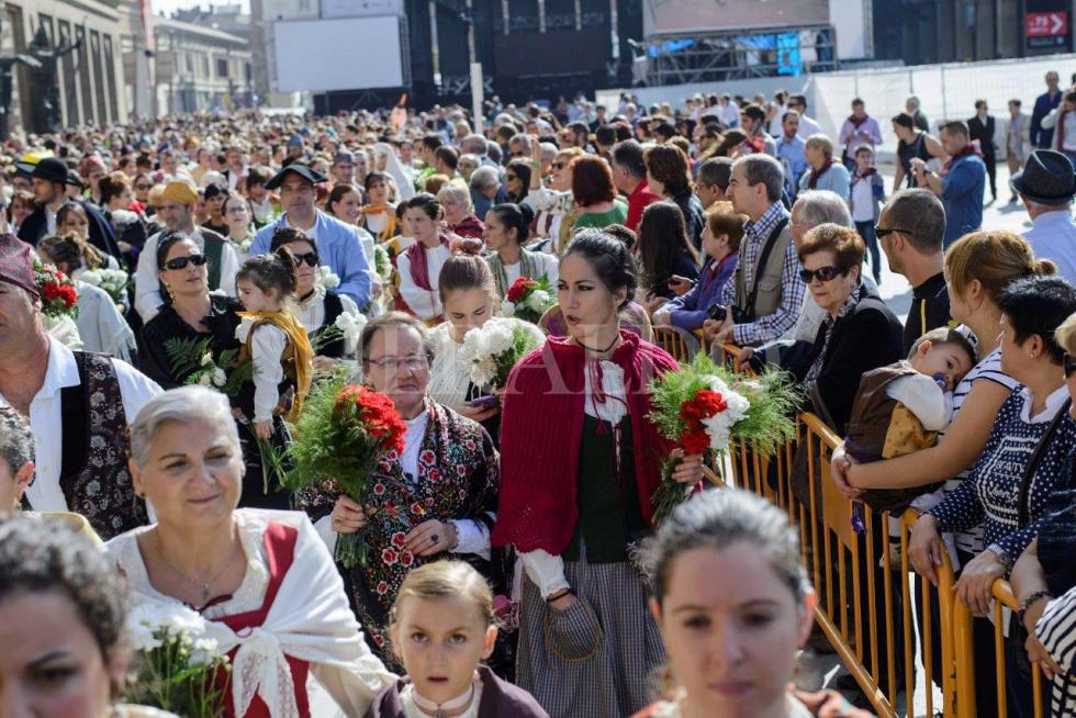 Ofrenda a la Virgen del Pilar de 2015