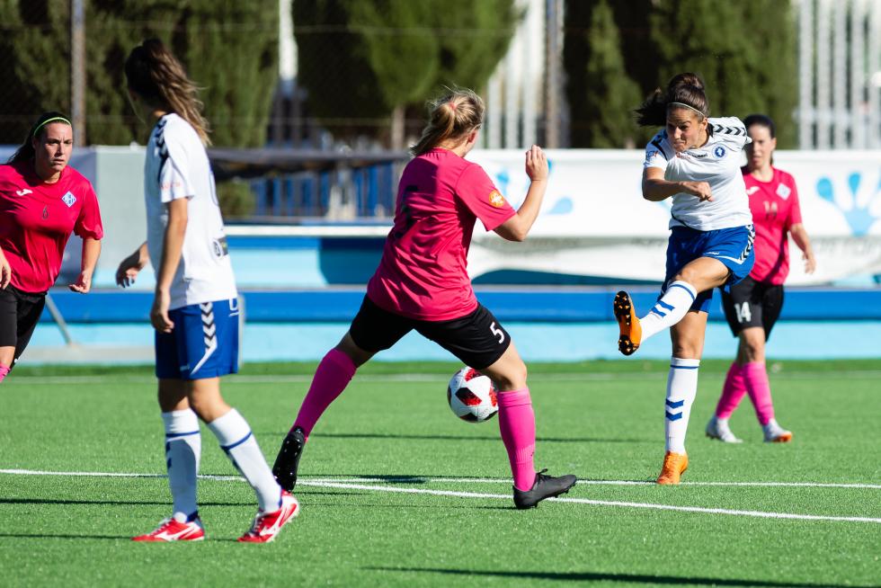 Fotos: Fútbol.Segunda División Femenina- Zaragoza CFF vs. Aem - Imágenes