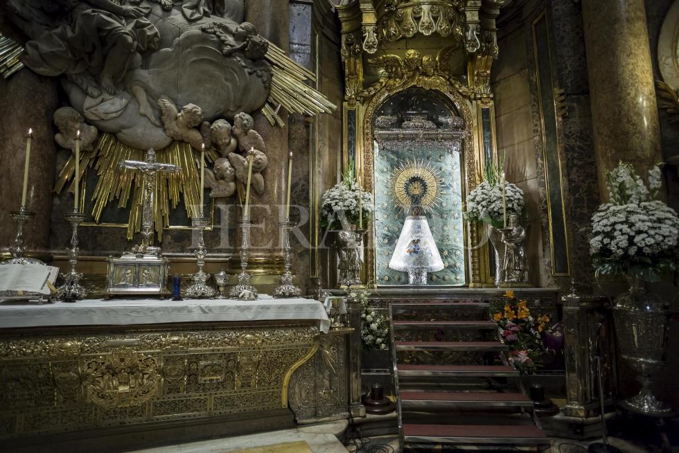 Los mantos de la Virgen del Pilar, en fotos. En la imagen, el manto ofrecido a la Virgen por HERALDO DE ARAGÓN con motivo de su 120 aniversario