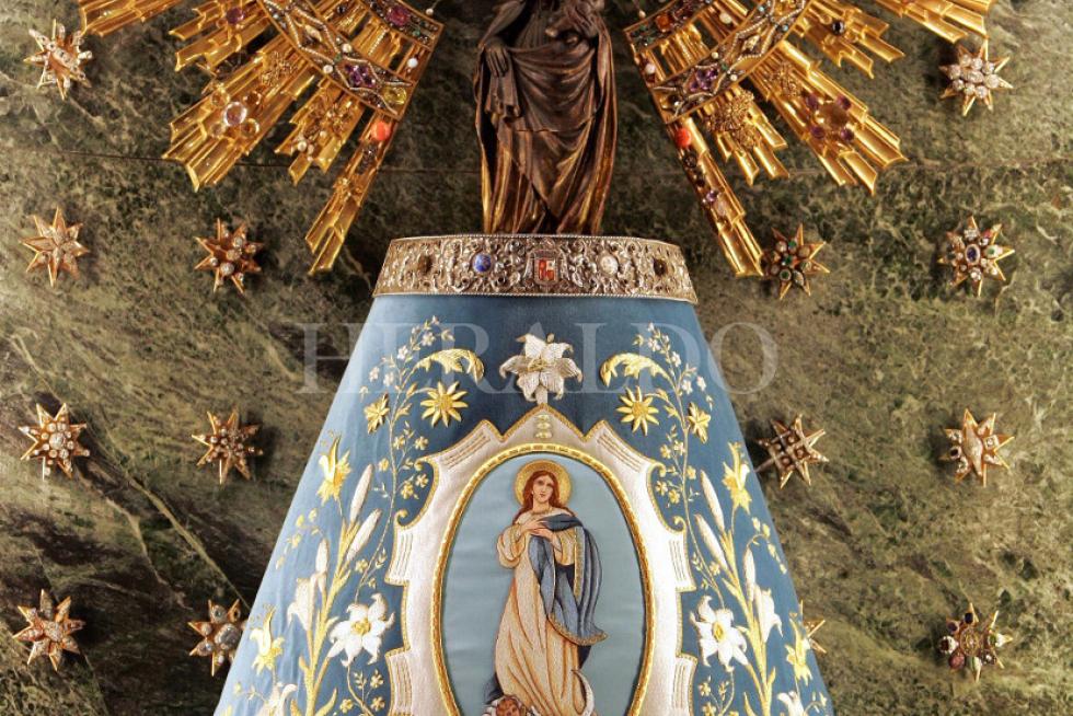 Los mantos de la Virgen del Pilar, en fotos
