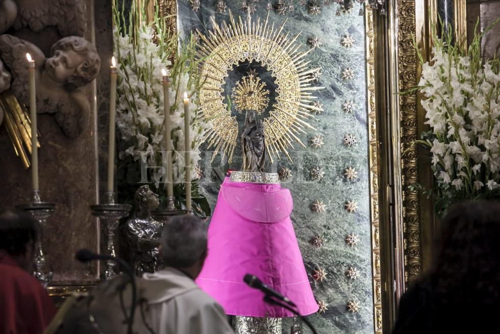 Los mantos de la Virgen del Pilar, en fotos