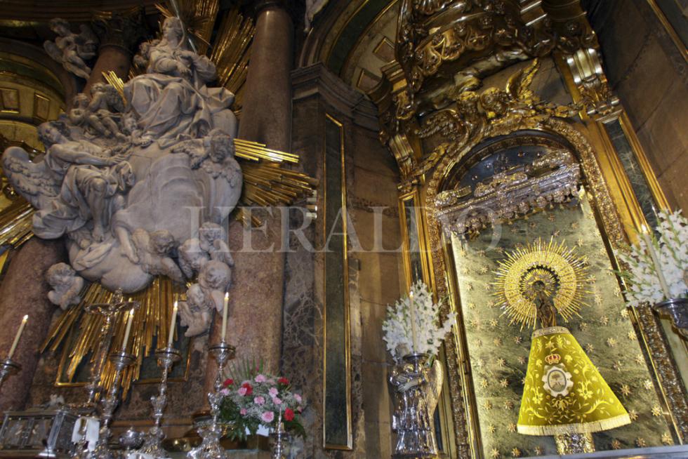 Los mantos de la Virgen del Pilar, en fotos