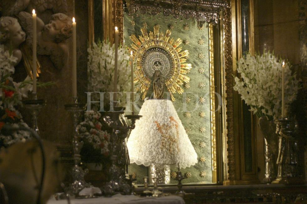 Los mantos de la Virgen del Pilar, en fotos