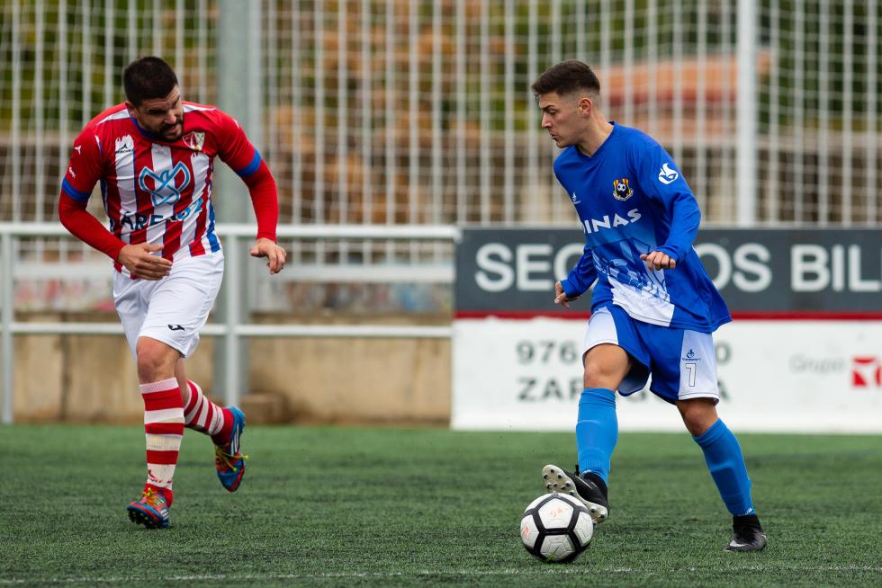 Imagen de archivo de un jugador del San José controlando el balón