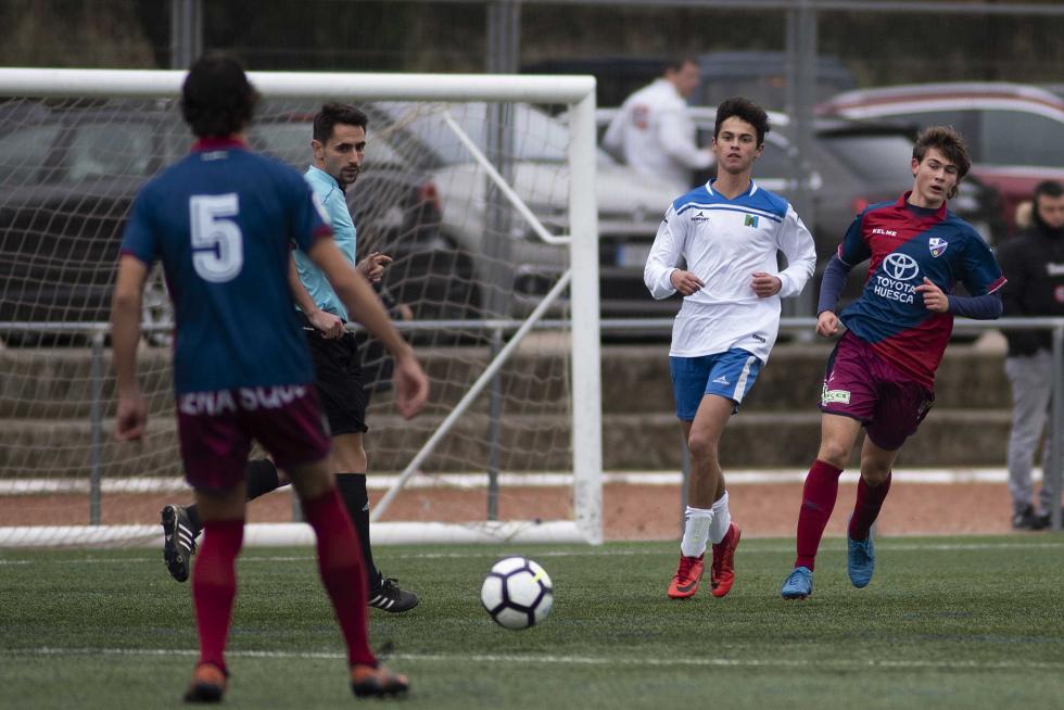 Fútbol. LN Juvenil- Marianistas vs. Huesca.