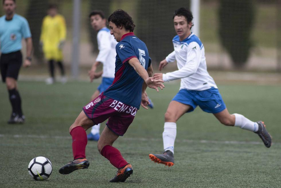 Fútbol. LN Juvenil- Marianistas vs. Huesca.