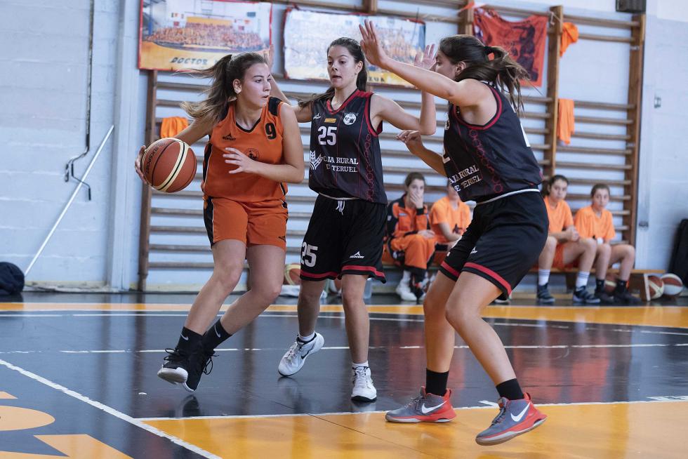 Baloncesto. Junior Femenina- Doctor Azúa vs. Caja Rural de Teruel.