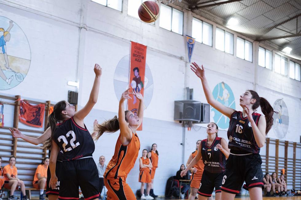 Baloncesto. Junior Femenina- Doctor Azúa vs. Caja Rural de Teruel.