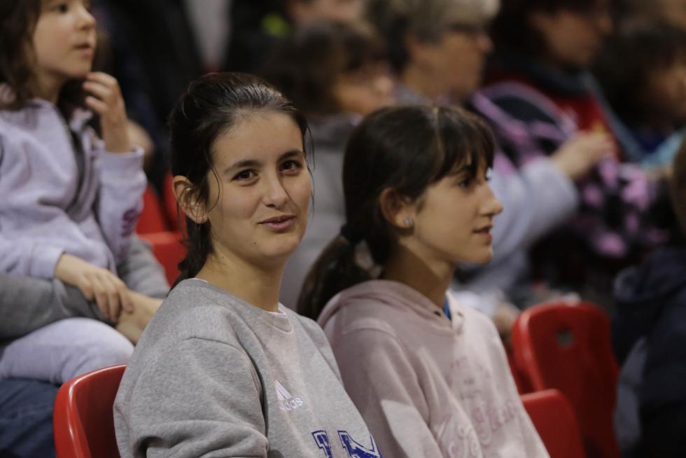 El Tecnyconta se rodea de los aficionados más jóvenes
