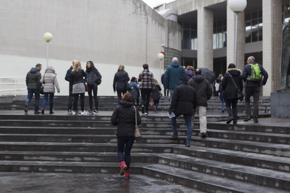 Cerca de 800 opositores optan a las 317 plazas de médico de familia