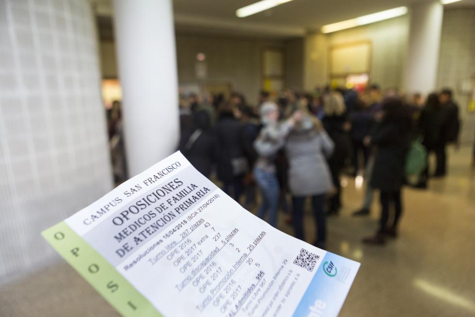 Cerca de 800 opositores optan a las 317 plazas de médico de familia