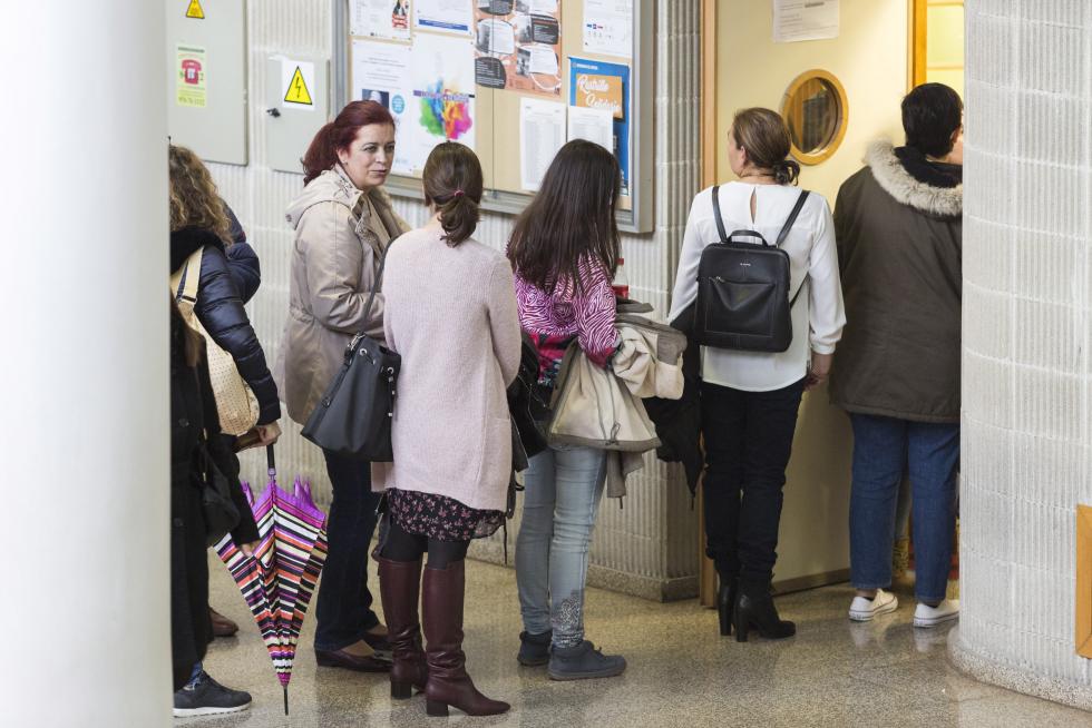 Cerca de 800 opositores optan a las 317 plazas de médico de familia