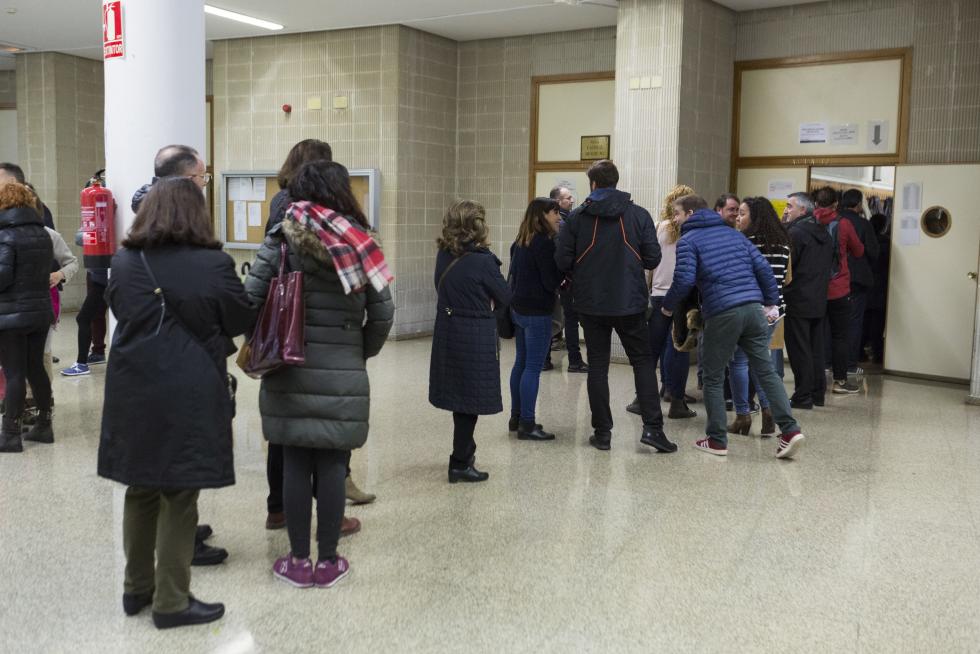 Cerca de 800 opositores optan a las 317 plazas de médico de familia