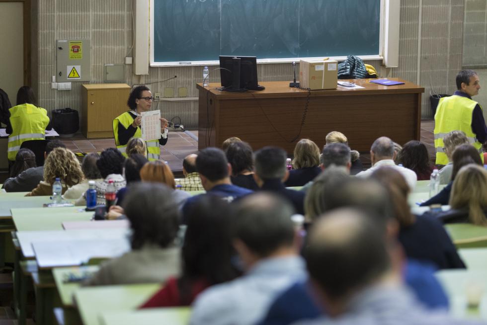 Cerca de 800 opositores optan a las 317 plazas de médico de familia