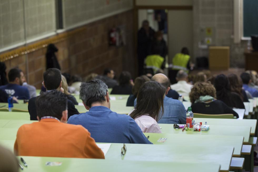 Cerca de 800 opositores optan a las 317 plazas de médico de familia