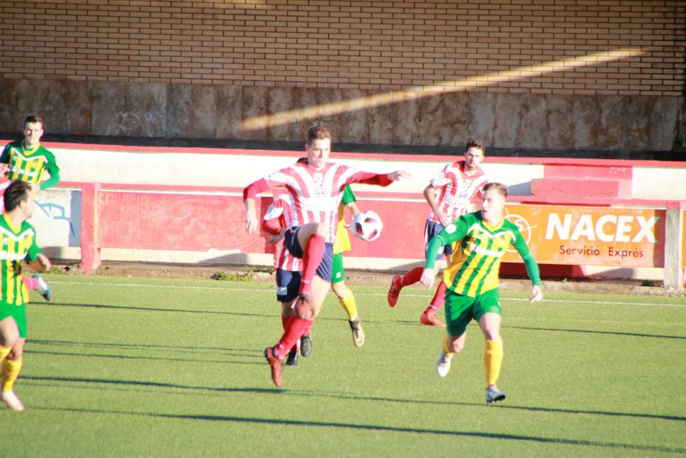 Fútbol. Tercera División- Monzón vs. La Almunia.