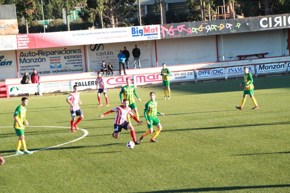 Fútbol. Tercera División- Monzón vs. La Almunia.