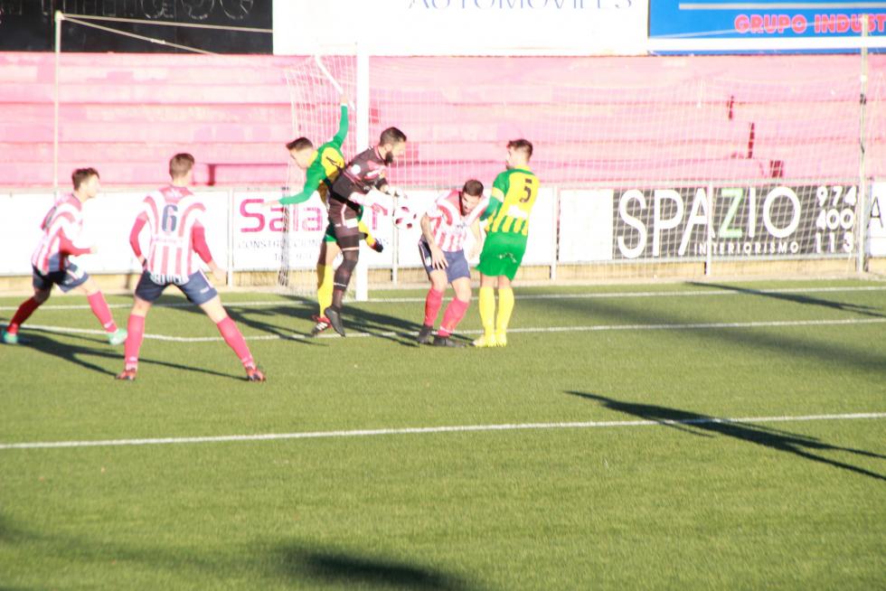 Fútbol. Tercera División- Monzón vs. La Almunia.