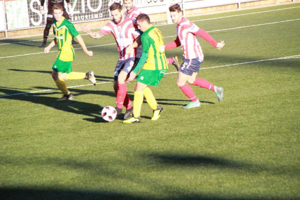 Fútbol. Tercera División- Monzón vs. La Almunia.