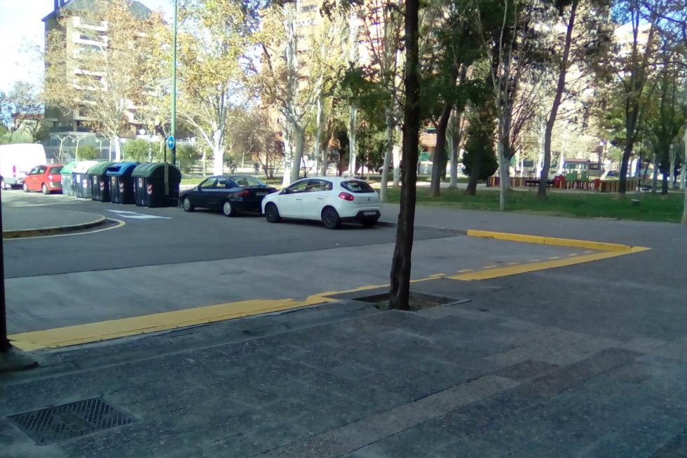 Entrada garajes edificio Via Hispanidad 54