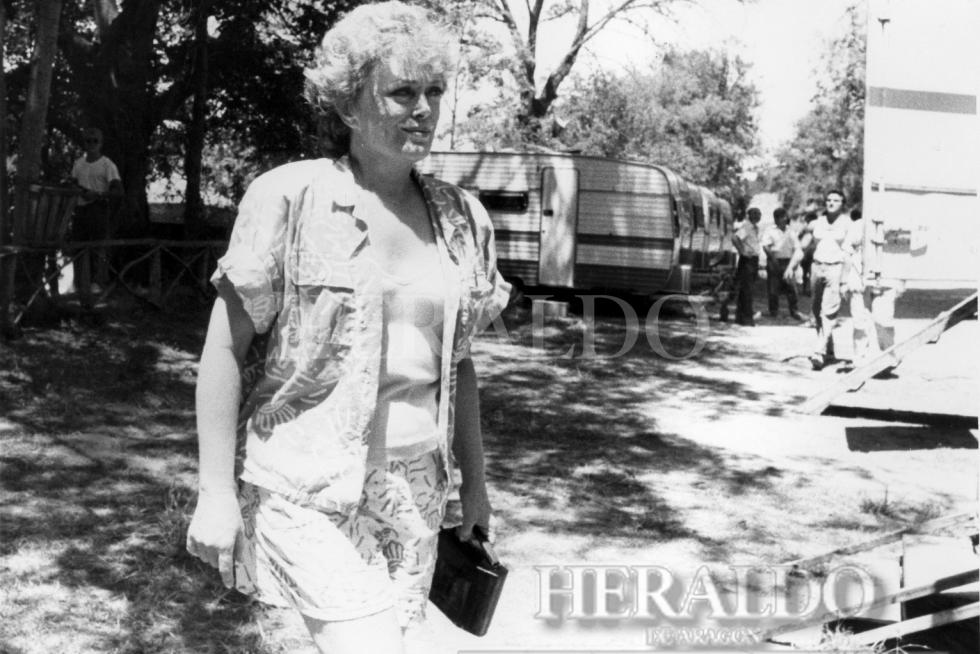 La actriz Rue McLlanahan (Blanche Devereaux en 'Las chicas de oro') durante el rodaje de 'El hombre del traje marrón' en el Monasterio de Piedra en 1988.
