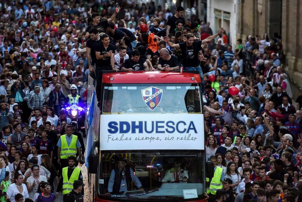 21 de mayo. Ascenso histórico. La SD Huesca certifica con su victoria ante el Lugo su ascenso a la Primera División de fútbol por primera vez en su historia tras una campaña de ensueño.