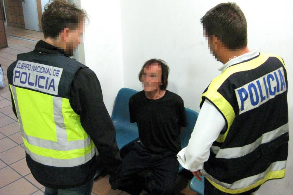 3 de octubre. Detenido en la estación intermodal de Zaragoza Benito Ortiz Perea, el preso fugado de la cárcel de Zuera el 29 de agosto