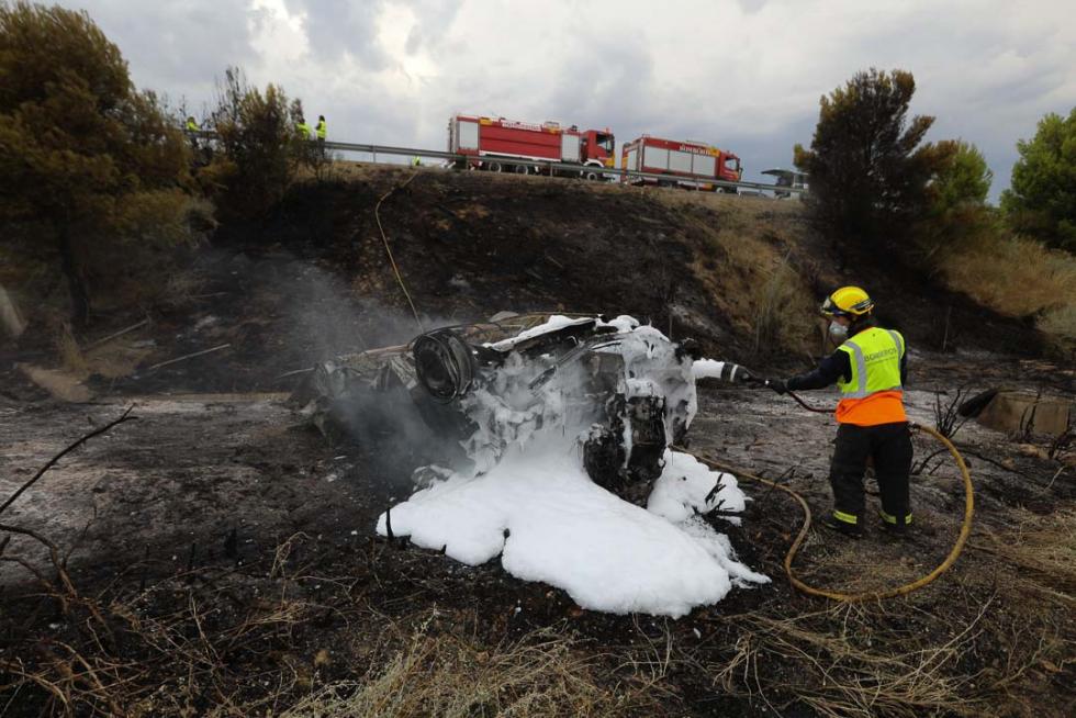 18 de noviembre. Día Mundial en Recuerdo de la Víctimas de Accidentes de Tráfico. El presidente de Stop Accidentes en Aragón, Miguel Bernal, lamenta las 57 víctimas mortales que se han cobrado las carreteras aragonesas hasta este día, solo una menos que en todo 2017. En la imagen el ocurrido el 22 de agosto en la A-23 a la altura de Almudevar