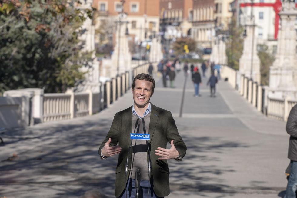 7 de diciembre. El presidente del PP, Pablo Casado, critica en Teruel el cierre de la térmica de Andorra por ideológico e ineficiente.