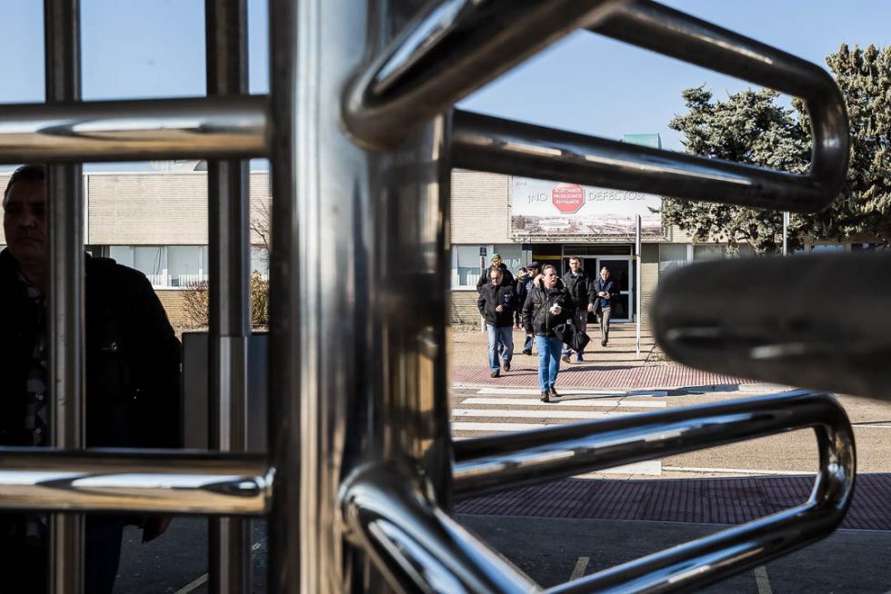 29 de enero. Principio de acuerdo in extremis para el XIV convenio de Opel España. Entre los principales puntos destaca la congelación salarial para 2018 y un 50% del IPC para los dos próximos años. En los siguientes días, será avalado por el 54,8% de la plantilla.