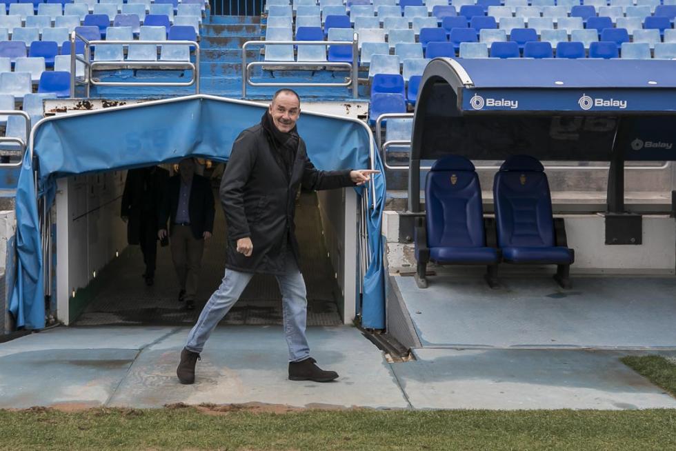 17 de diciembre. La directiva del Real Zaragoza cesa a Lucas Alcaraz y presenta a Víctor Fernández como nuevo entrenador