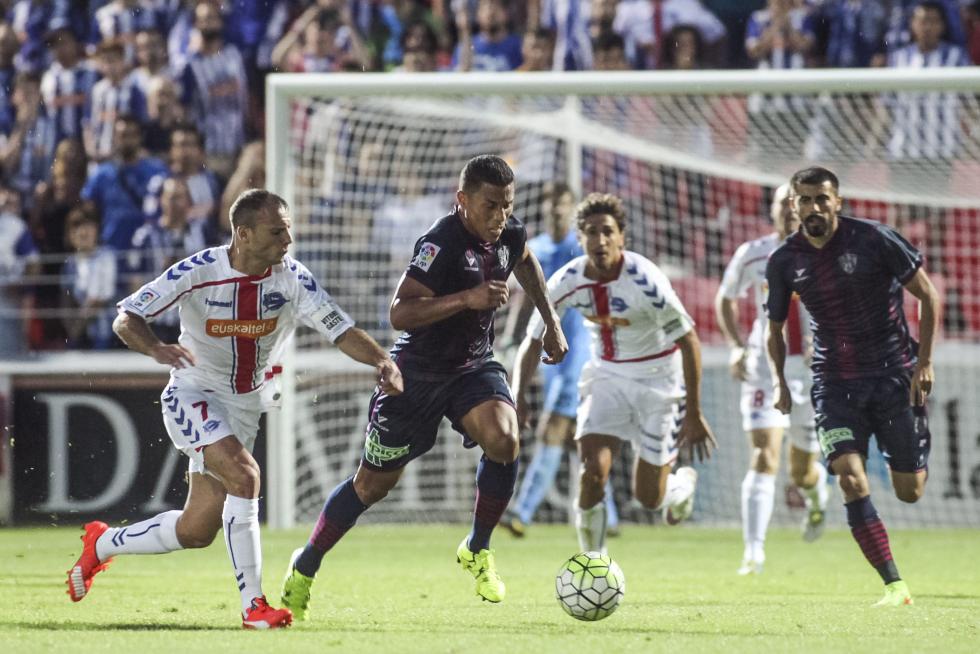 22 agosto. El Huesca hace historia en su debut en Primera venciendo por 1-2 al Eibar en Ipurúa