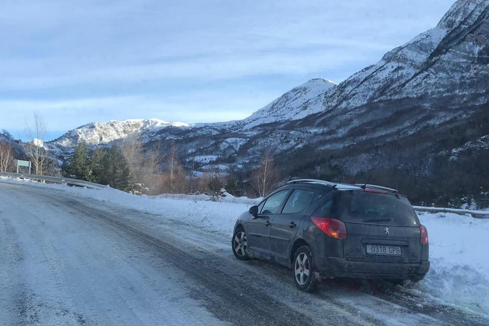 La A-136 que sube a Formigal