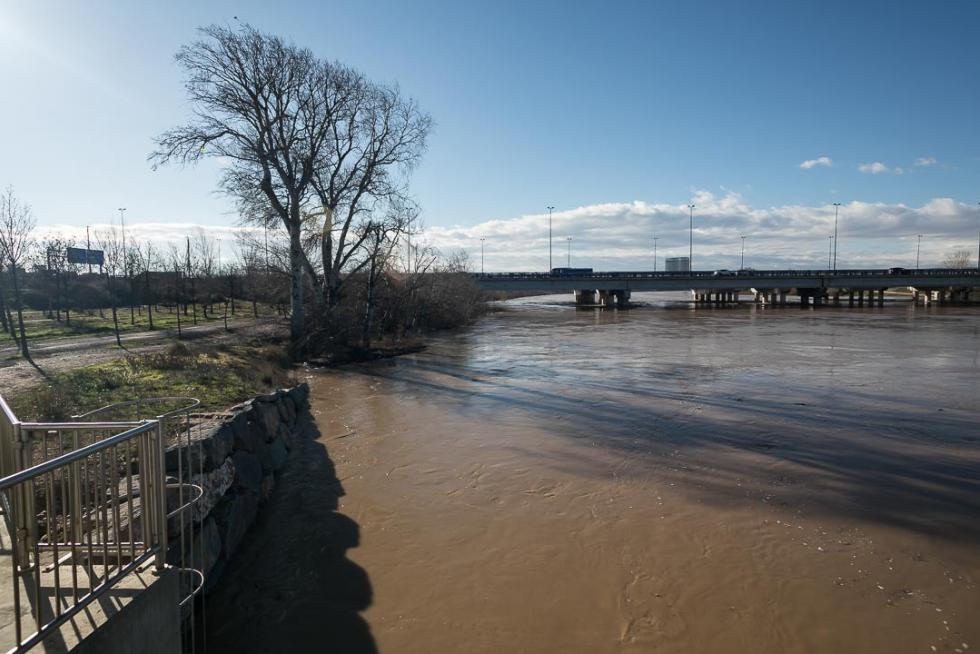 Crecida del Ebro a su paso por Zaragoza