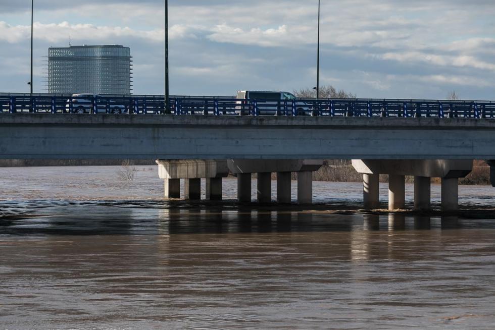 Crecida del Ebro a su paso por Zaragoza