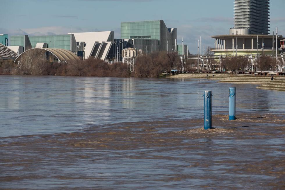 Crecida del Ebro a su paso por Zaragoza