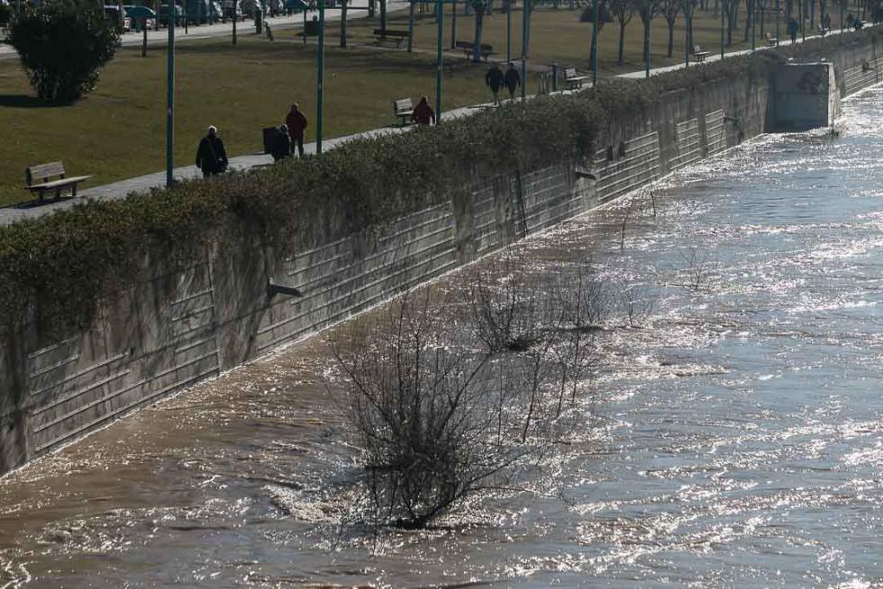 Crecida del Ebro a su paso por Zaragoza